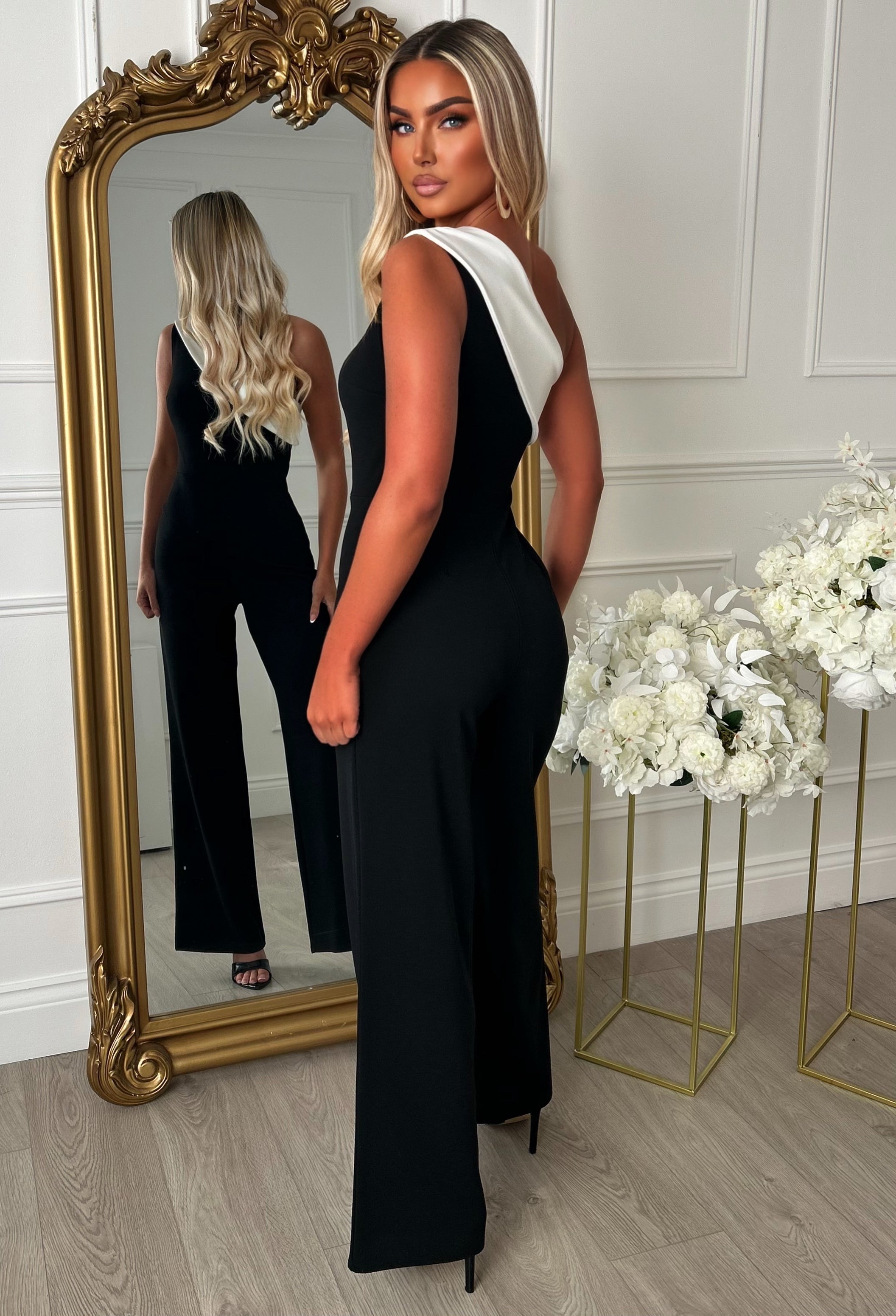 Chic Oblique Black Colour Block One Shoulder Jumpsuit