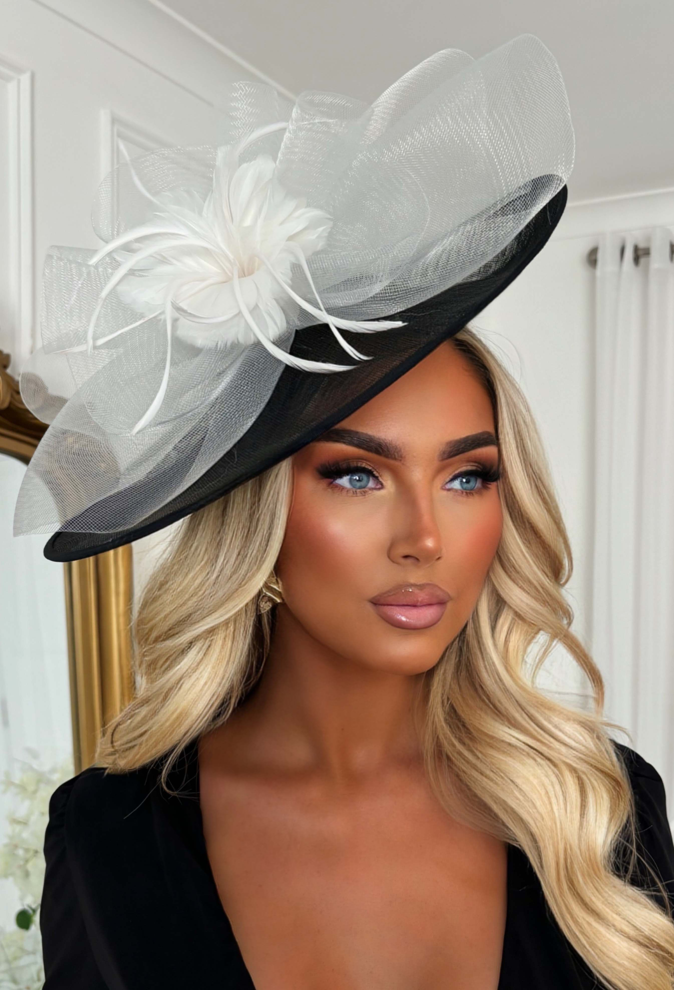 Extra Gal Black Floral Detail Fascinator